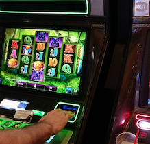 Dollar Slots VS Penny Slots. All About Dollar and Penny Slot Machines In Online Casinos
